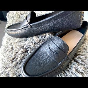 Banana Republic Moccasin, Black leather